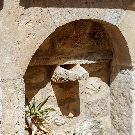 Bezari Pool Villa *