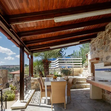 Bezari Pool Villa *